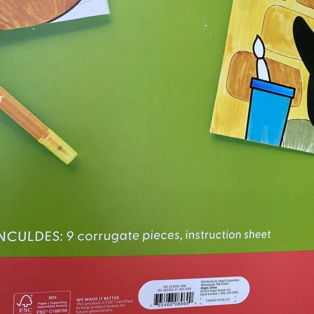 Christmas Craft Color-Your-Own Santa's Workshop Fort - Mondo Llama™